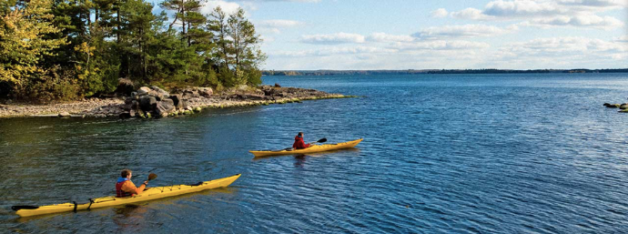 Parc national Milles-îles vue d'un parc avec des personnes qui font du canoe